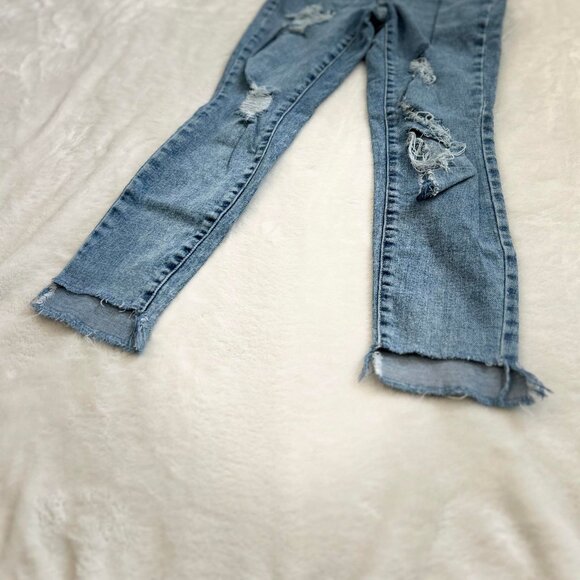 Women's Like New Nicely Distressed Darker High-Rise Skinny Jeans by Maurices - Picture 3 of 5